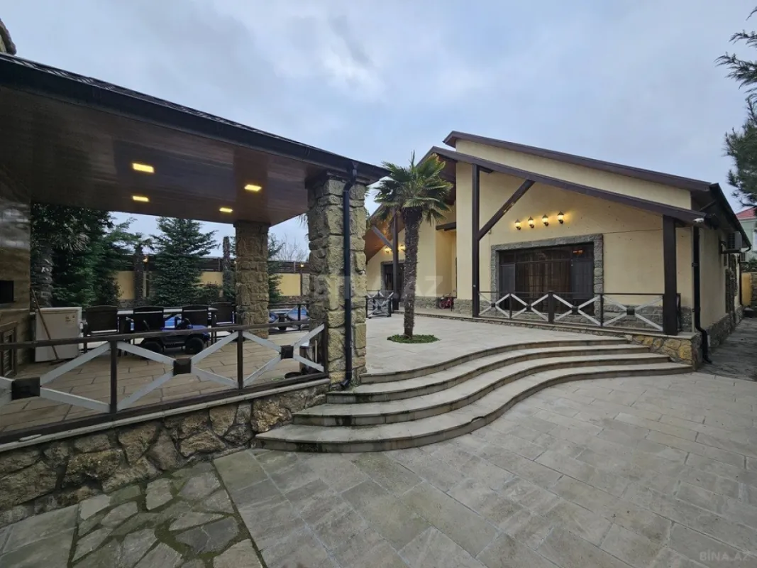 Satılır 4 otaqlı həyət evi 220 m²