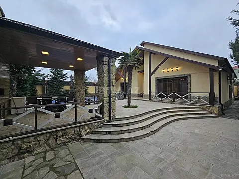 Satılır 4 otaqlı həyət evi 220 m²