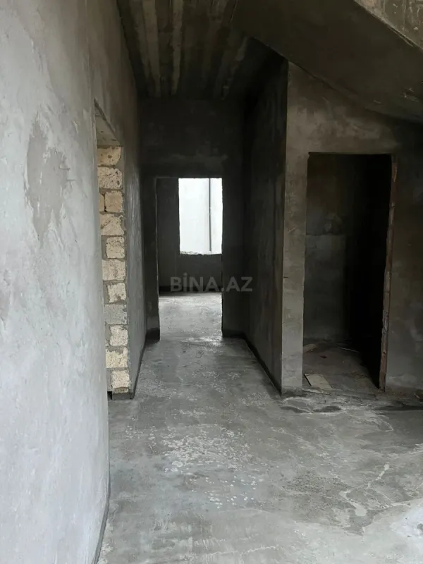 Satılır 6 otaqlı həyət evi 400 m²