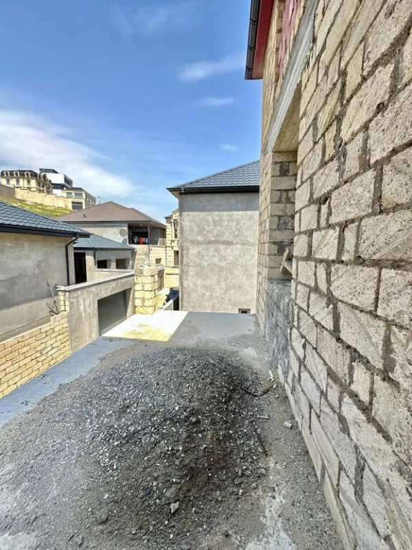 Satılır 6 otaqlı həyət evi 400 m²