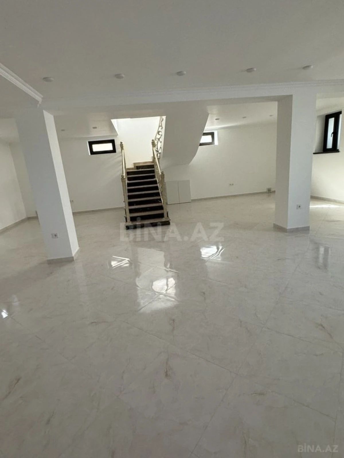 Satılır 6 otaqlı həyət evi 276.8 m²