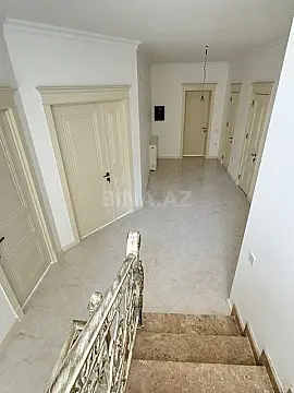 Satılır 6 otaqlı həyət evi 276.8 m²