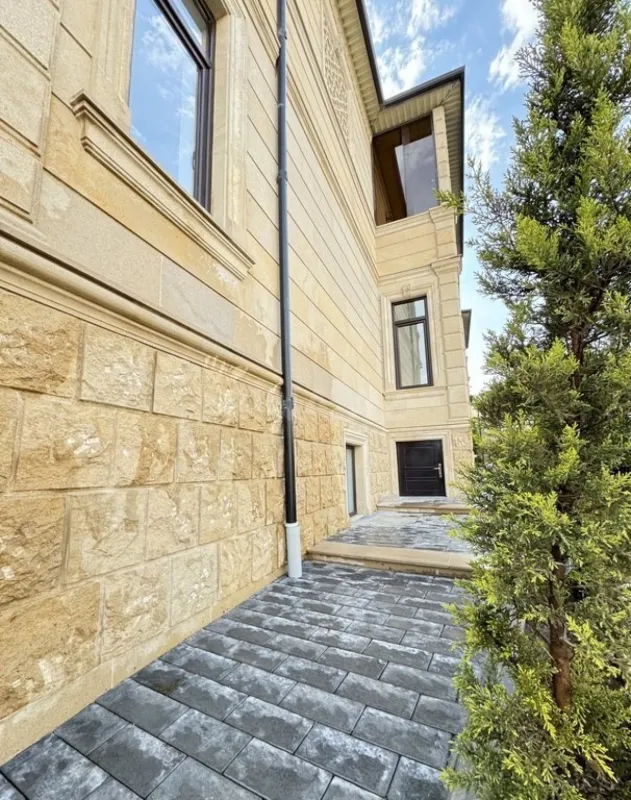 Satılır 6 otaqlı həyət evi 276.8 m²