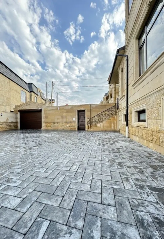Satılır 6 otaqlı həyət evi 276.8 m²