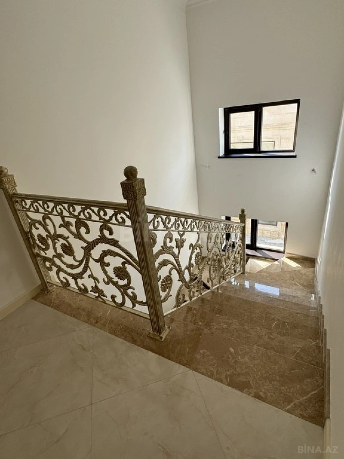 Satılır 6 otaqlı həyət evi 276.8 m²