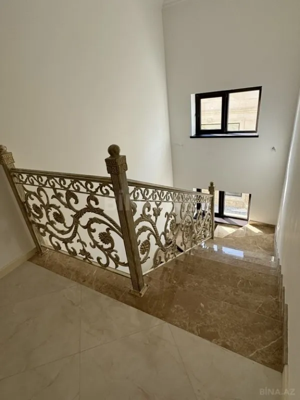 Satılır 6 otaqlı həyət evi 276.8 m²