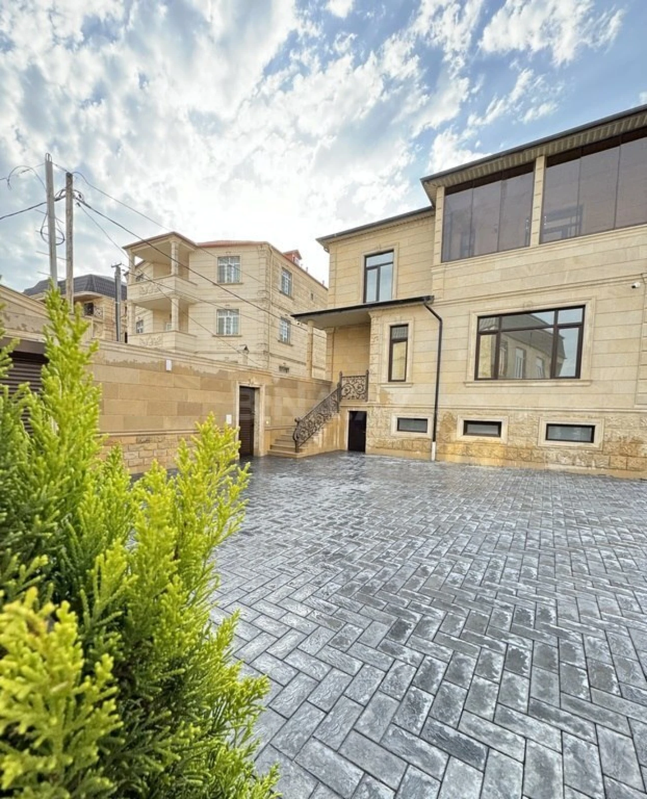 Satılır 6 otaqlı həyət evi 276.8 m²