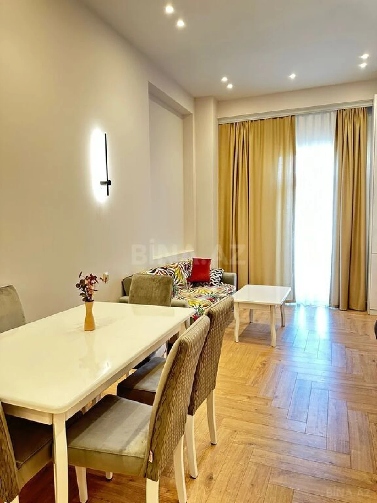 Kirayə verilir 2 otaqlı mənzil 60 m²