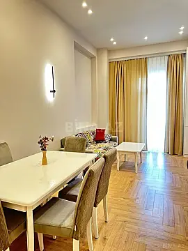 Kirayə verilir 2 otaqlı mənzil 60 m²