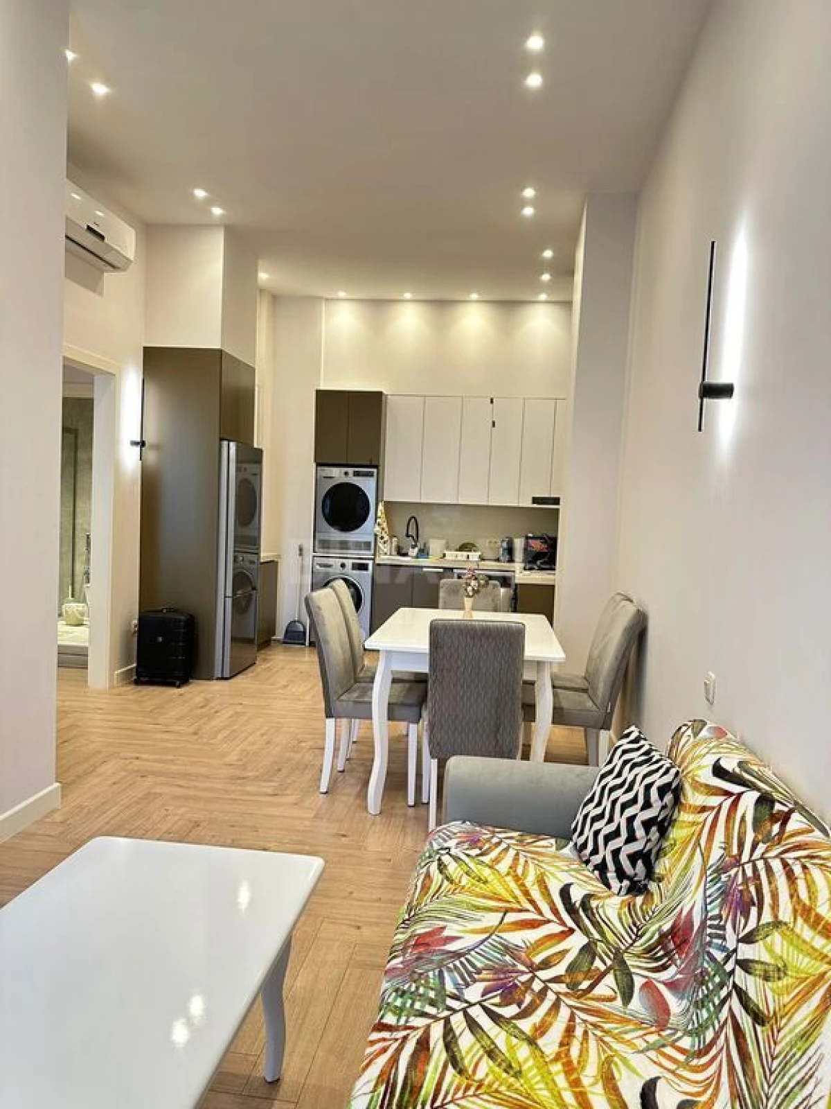 Kirayə verilir 2 otaqlı mənzil 60 m²