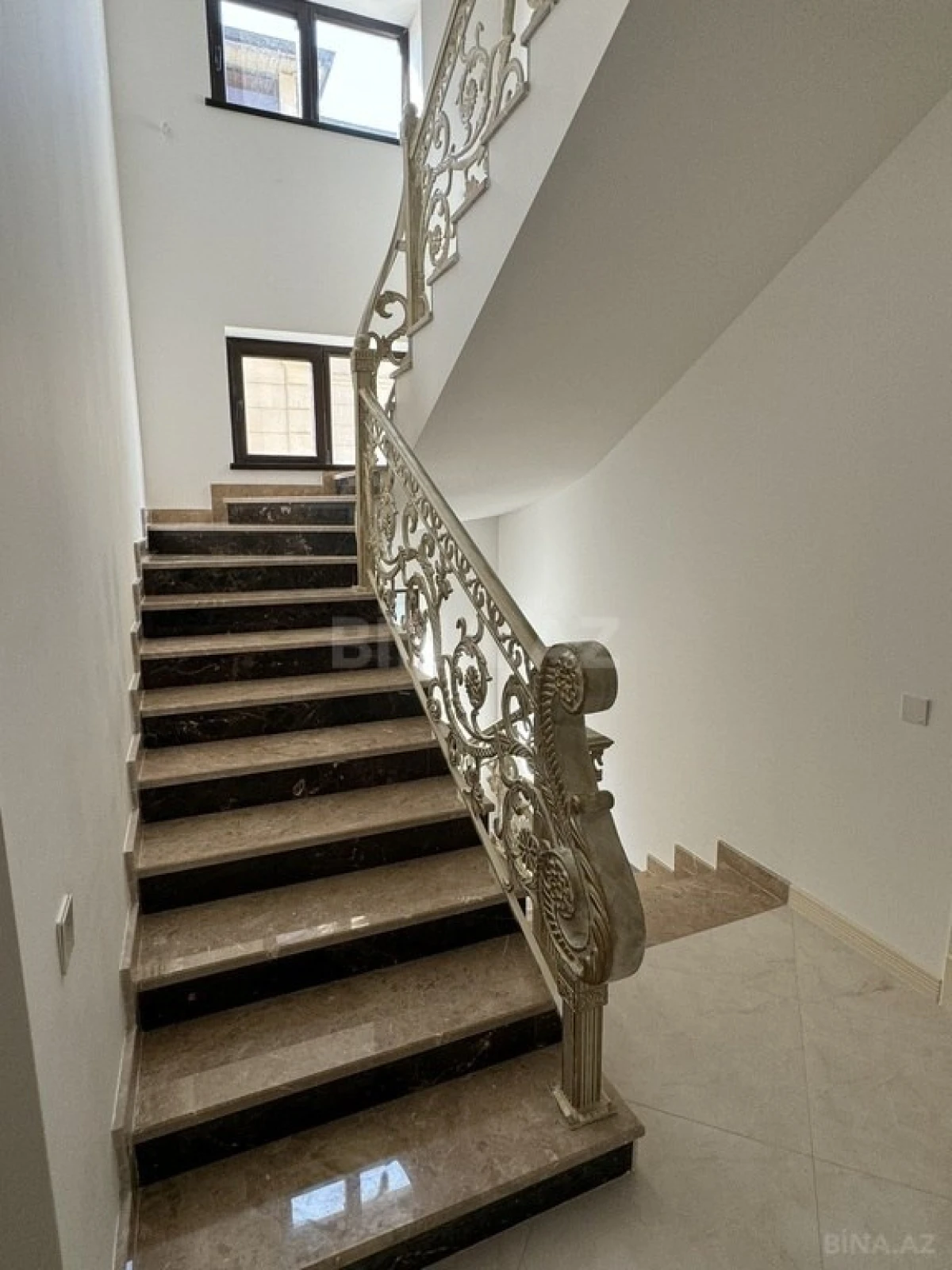 Satılır 6 otaqlı həyət evi 276.8 m²