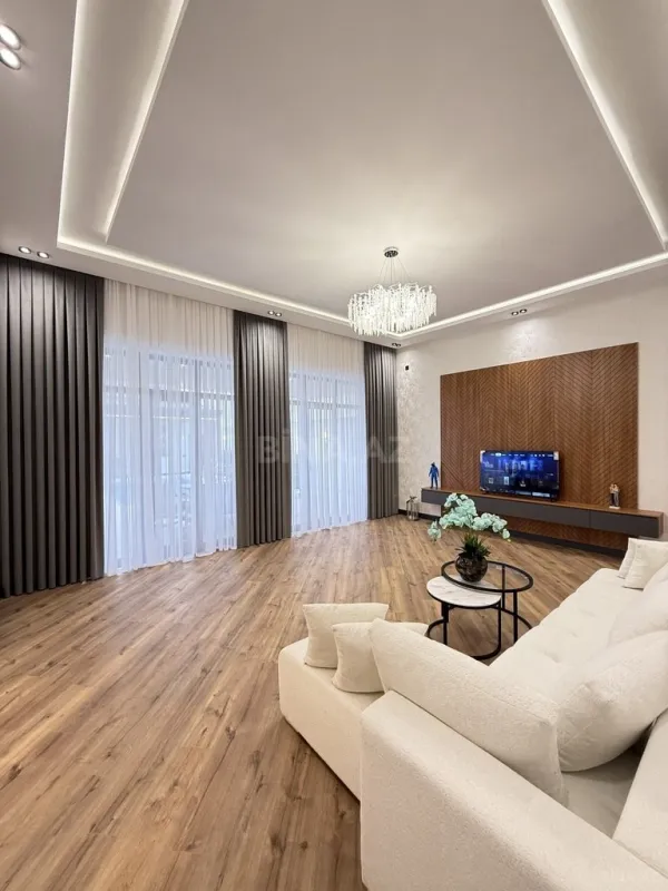 Satılır 4 otaqlı həyət evi 180 m²