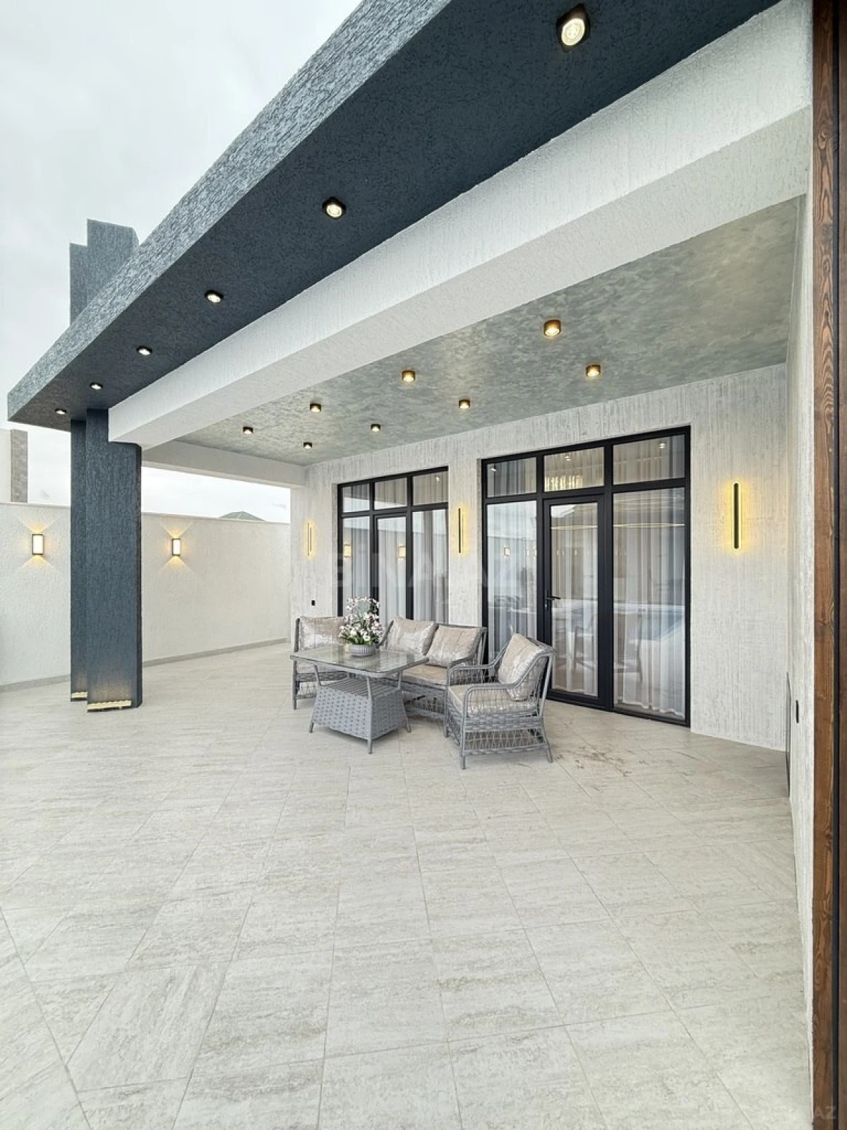 Satılır 4 otaqlı həyət evi 180 m²