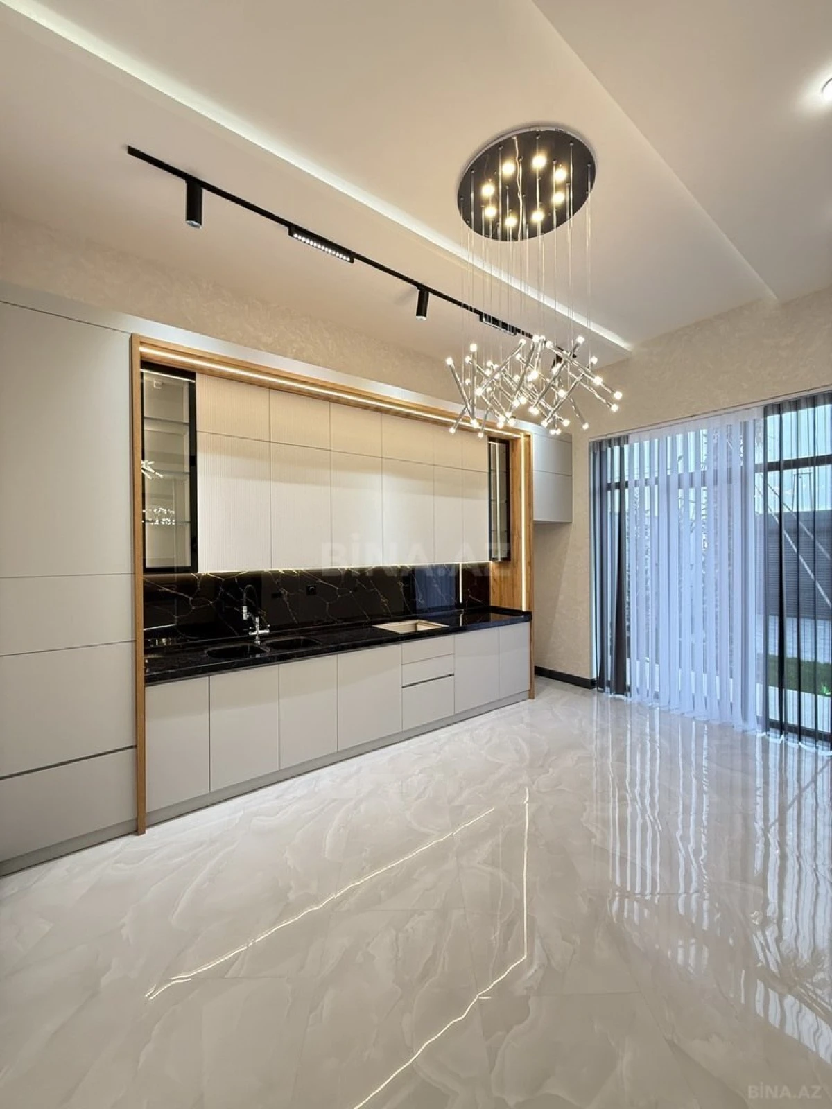 Satılır 4 otaqlı həyət evi 180 m²