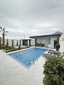 Satılır 4 otaqlı həyət evi 180 m²