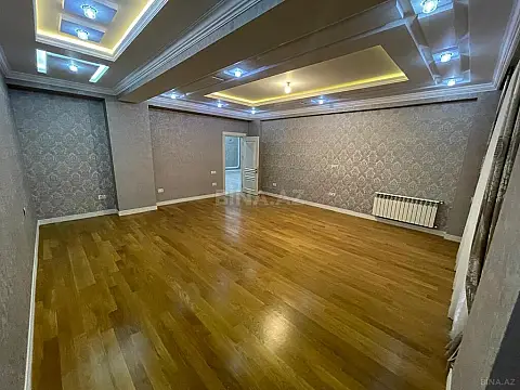 Satılır 4 otaqlı mənzil 240 m²