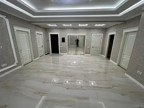 Satılır 4 otaqlı mənzil 240 m²
