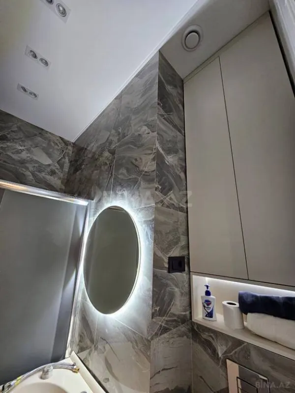 Kirayə verilir 2 otaqlı mənzil 93 m²