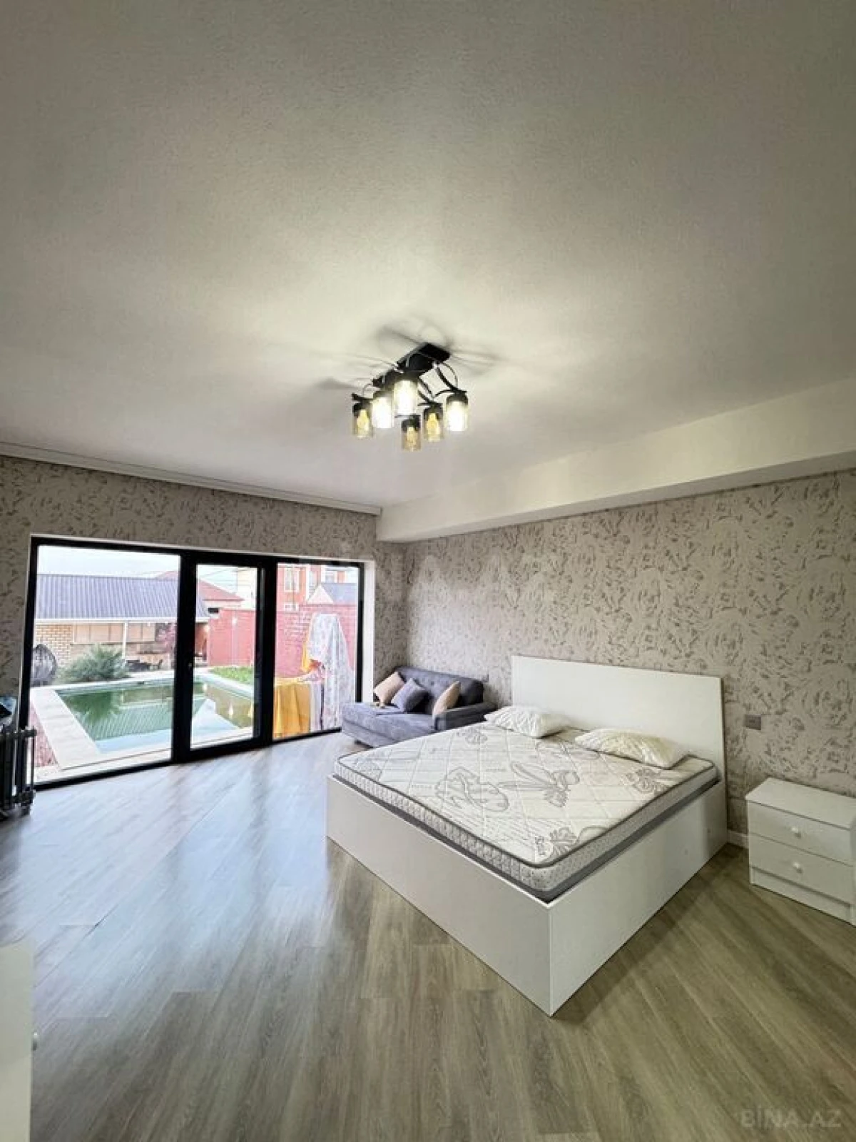 Satılır 5 otaqlı həyət evi 150 m²