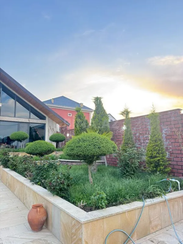 Satılır 5 otaqlı həyət evi 150 m²