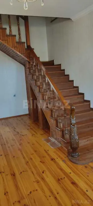 Satılır 5 otaqlı həyət evi 200 m²