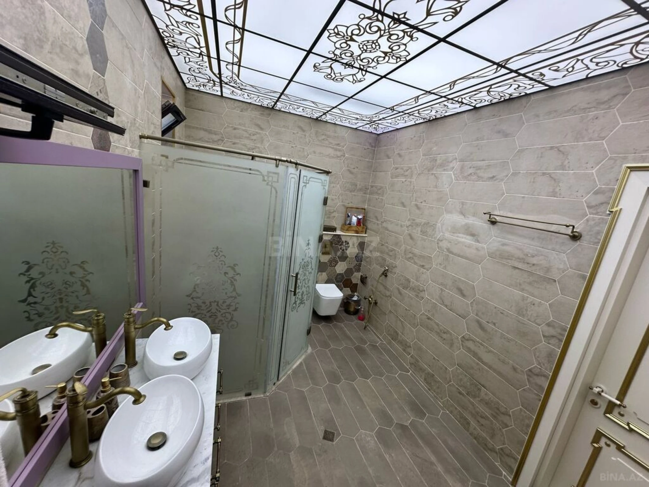 Satılır 5 otaqlı həyət evi 400 m²