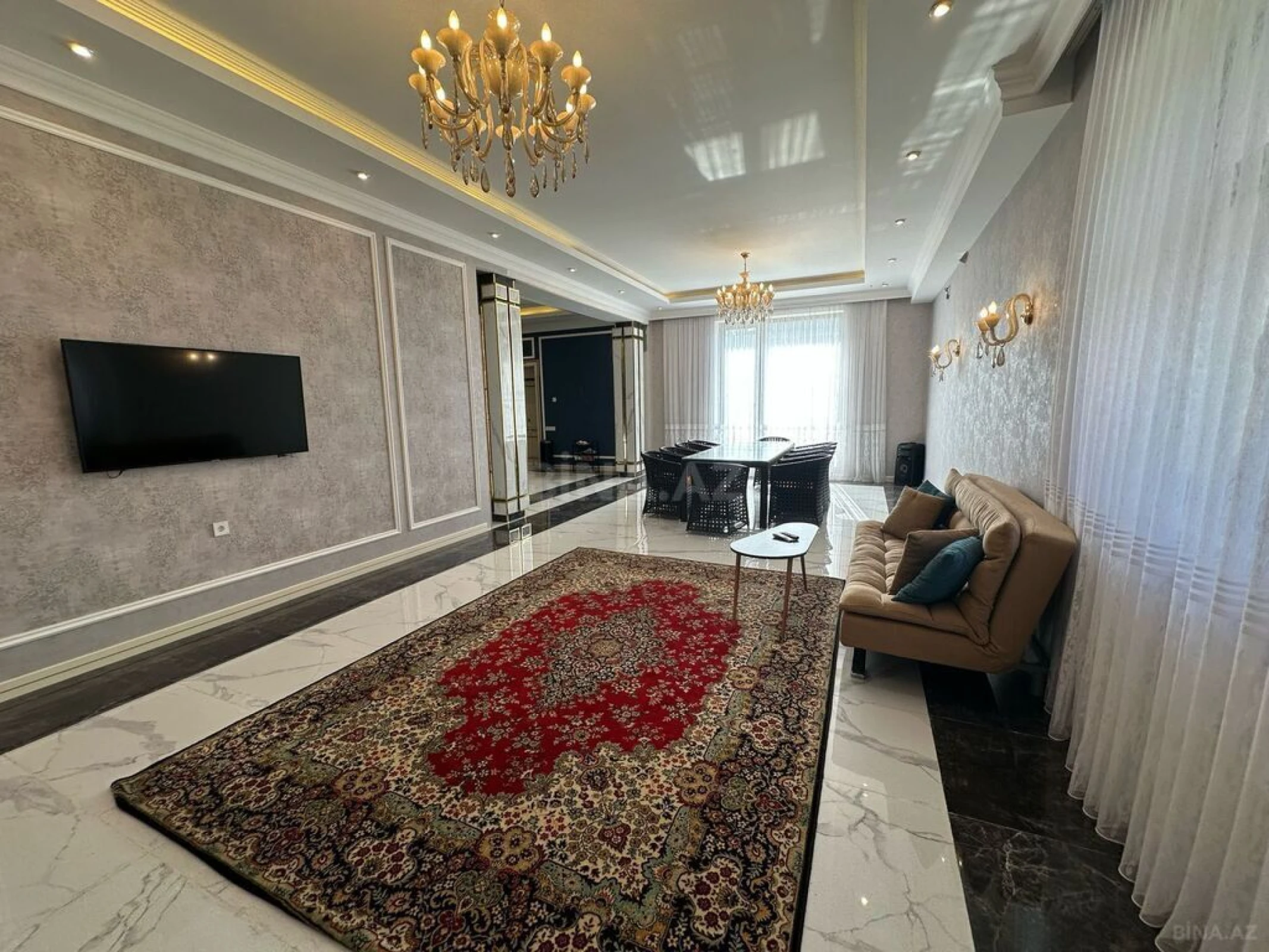 Satılır 5 otaqlı həyət evi 400 m²