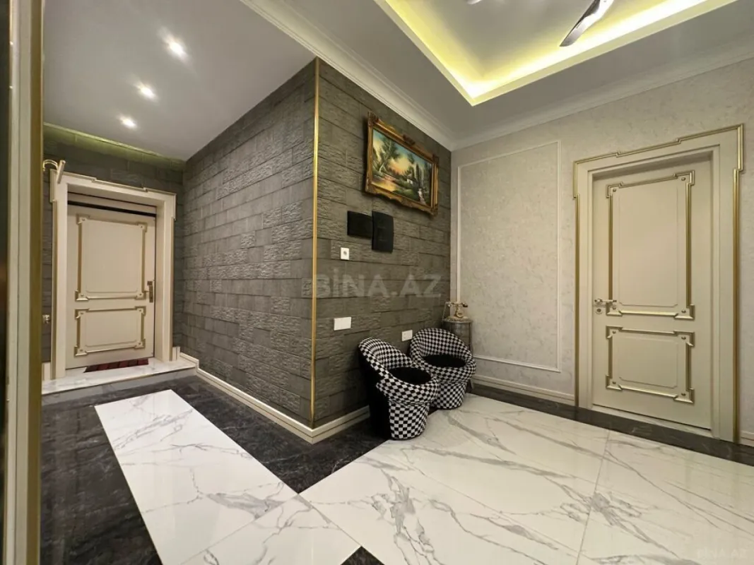 Satılır 5 otaqlı həyət evi 400 m²