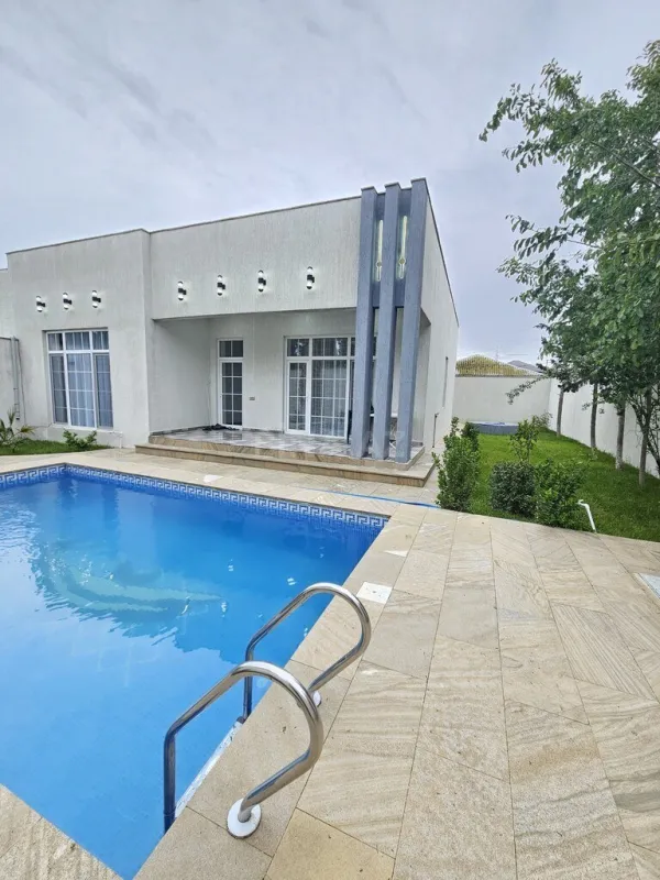 Satılır 4 otaqlı həyət evi 150 m²