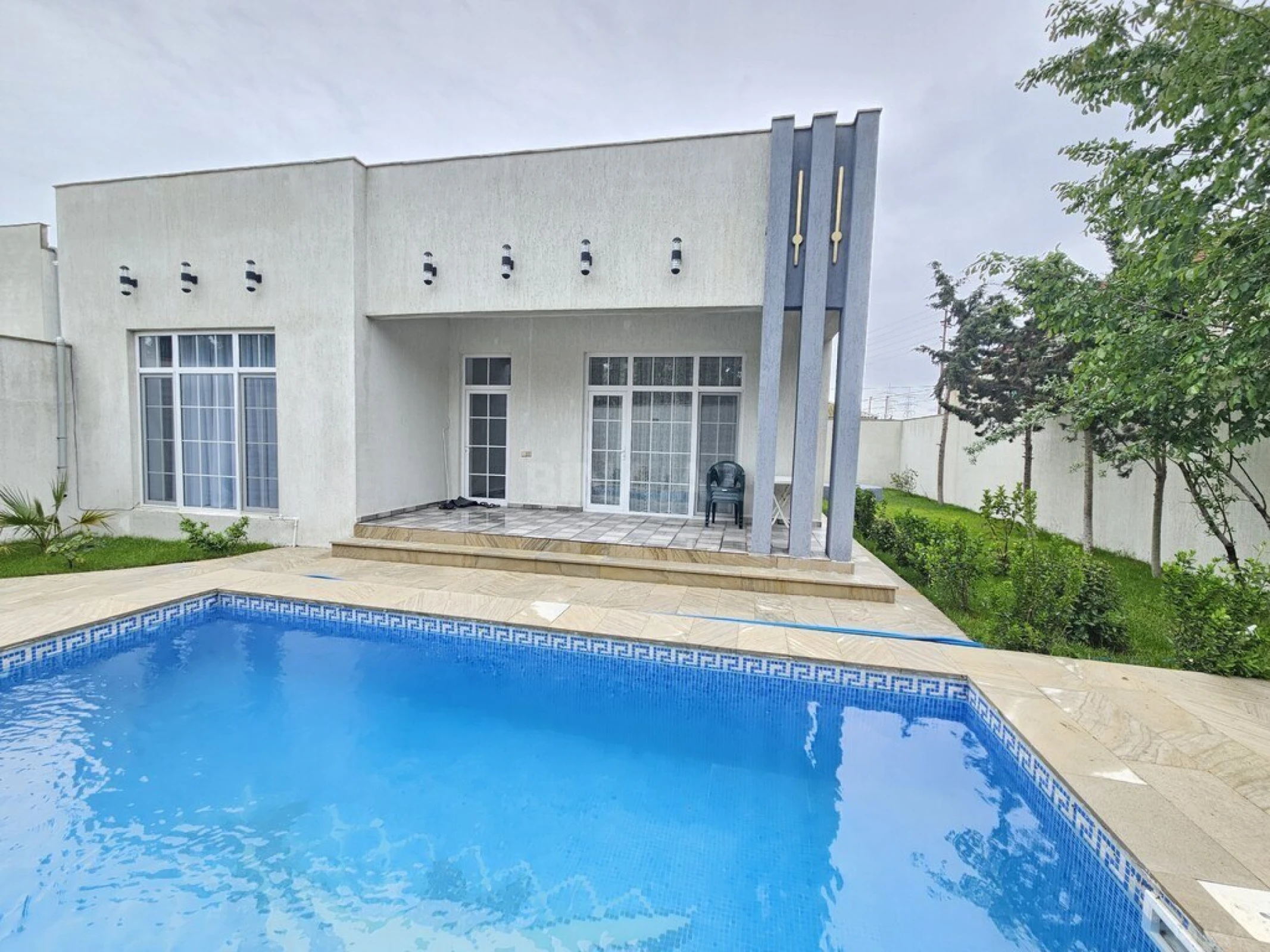 Satılır 4 otaqlı həyət evi 150 m²