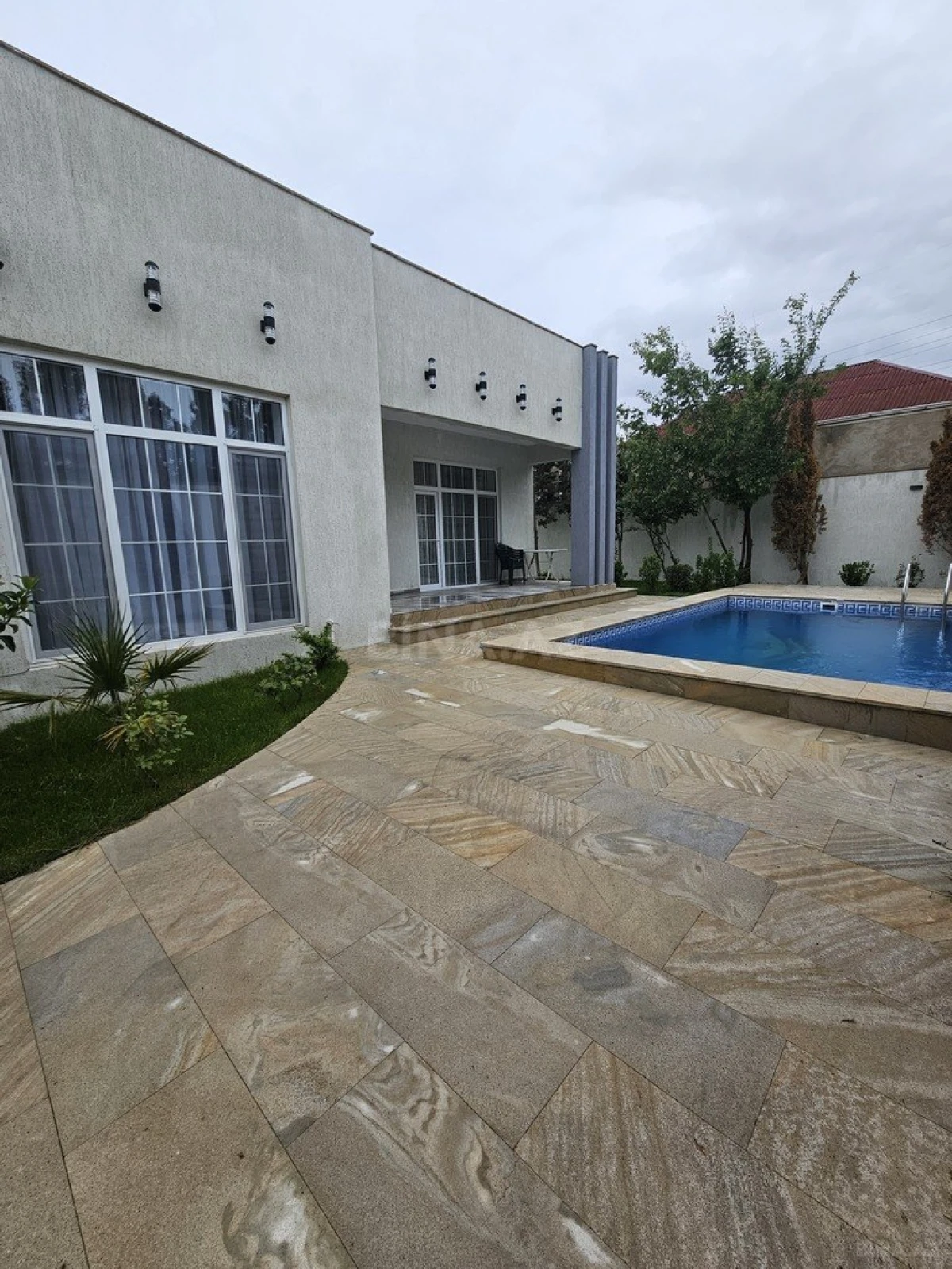 Satılır 4 otaqlı həyət evi 150 m²