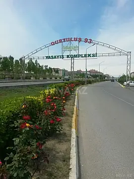 Satılır 2 otaqlı mənzil 83 m²