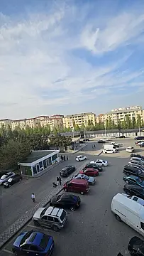 Satılır 2 otaqlı mənzil 83 m²