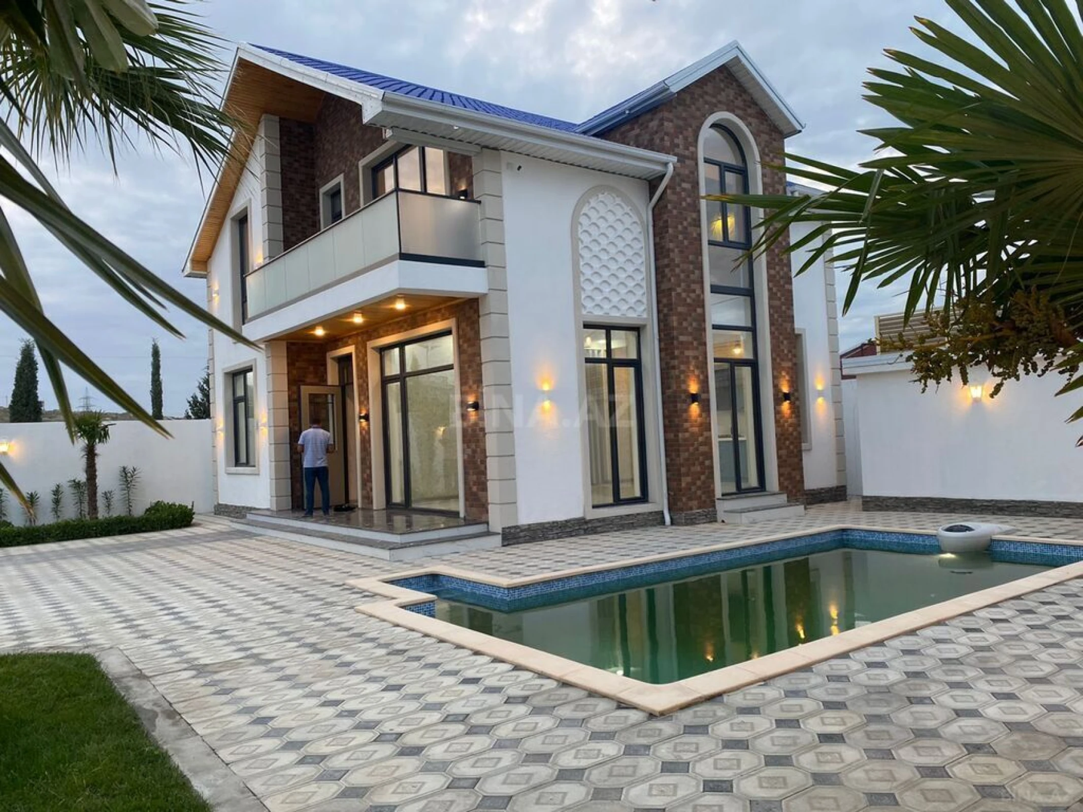 Satılır 6 otaqlı həyət evi 250 m²