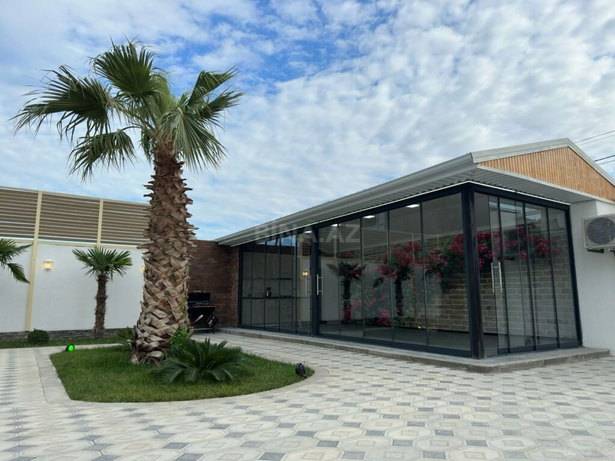 Satılır 6 otaqlı həyət evi 250 m²