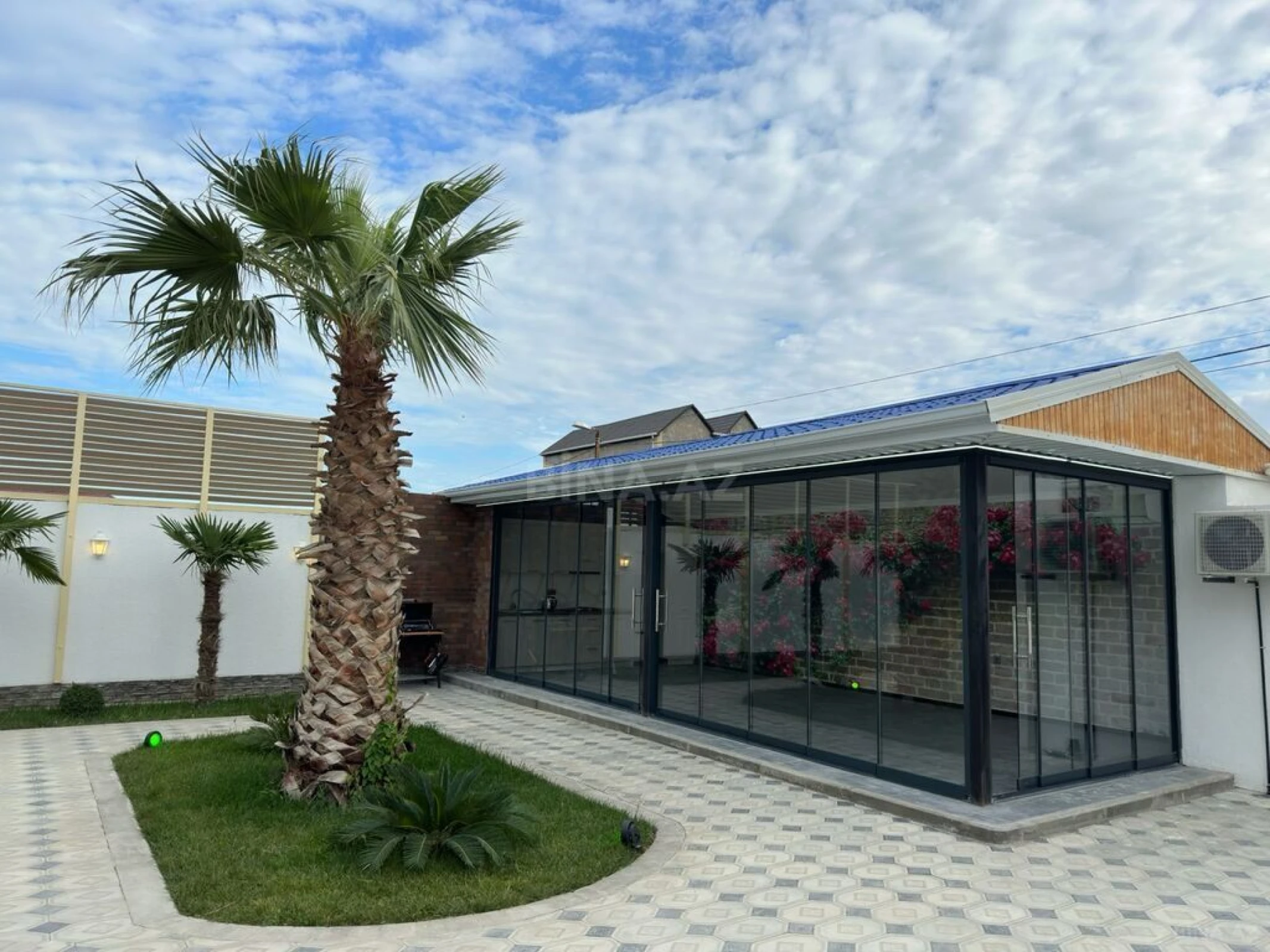 Satılır 6 otaqlı həyət evi 250 m²