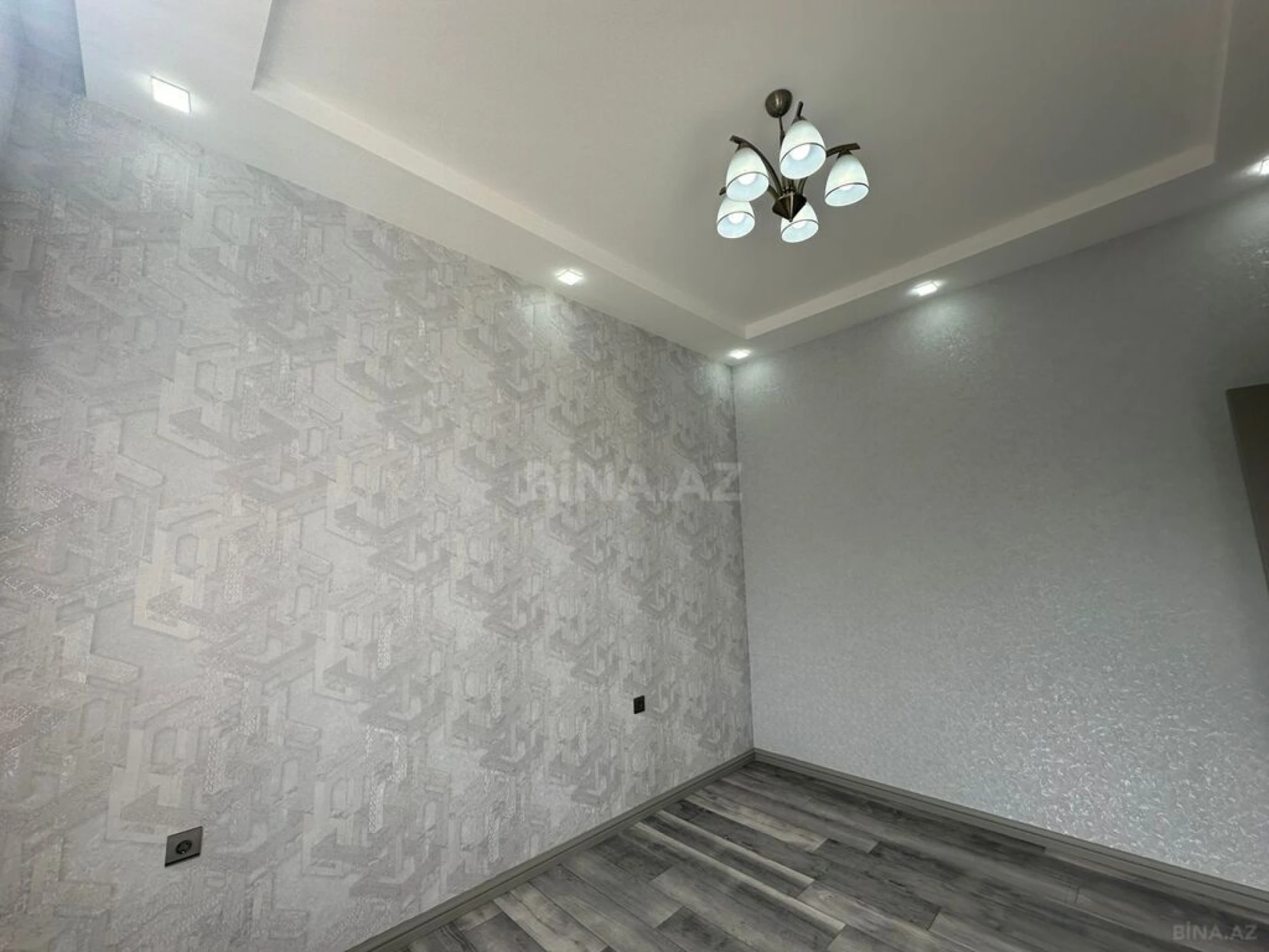 Satılır 6 otaqlı həyət evi 250 m²