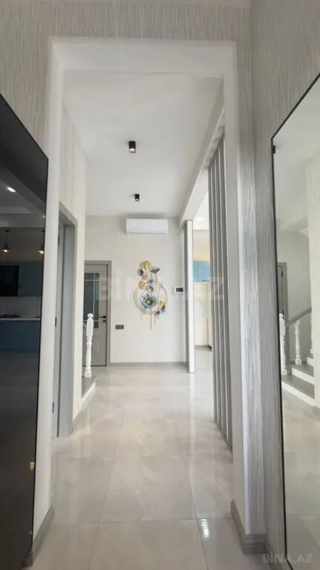 Satılır 6 otaqlı həyət evi 250 m²