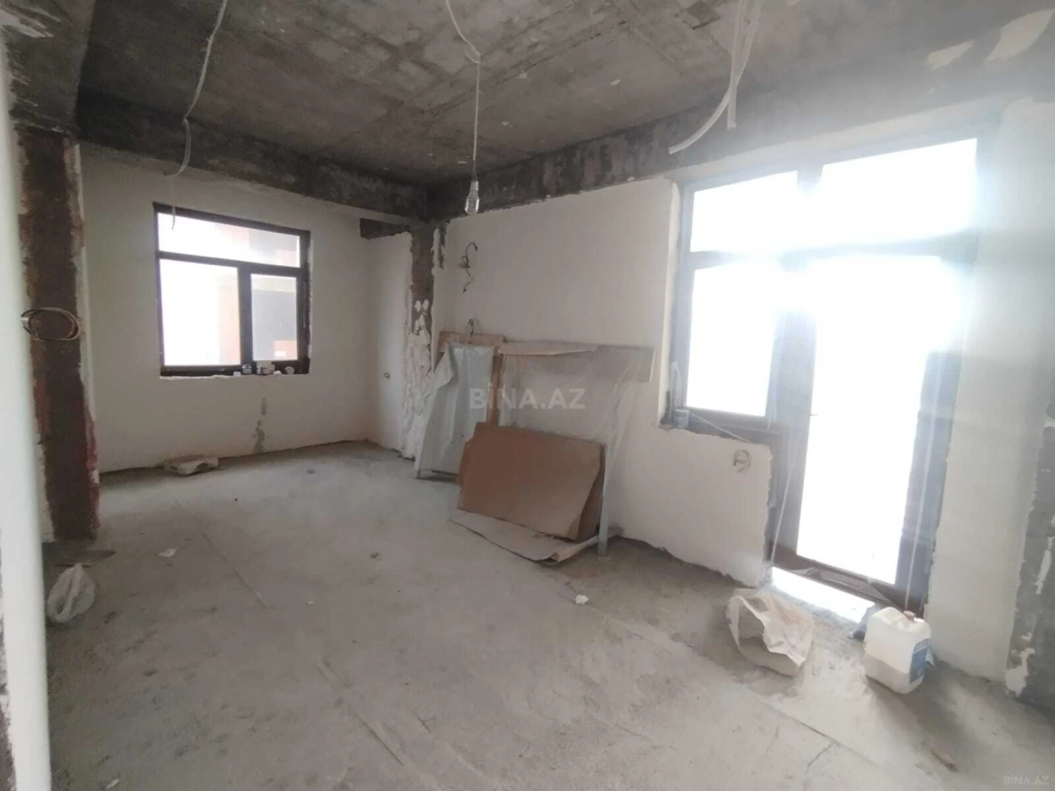 Satılır 3 otaqlı mənzil 130 m²