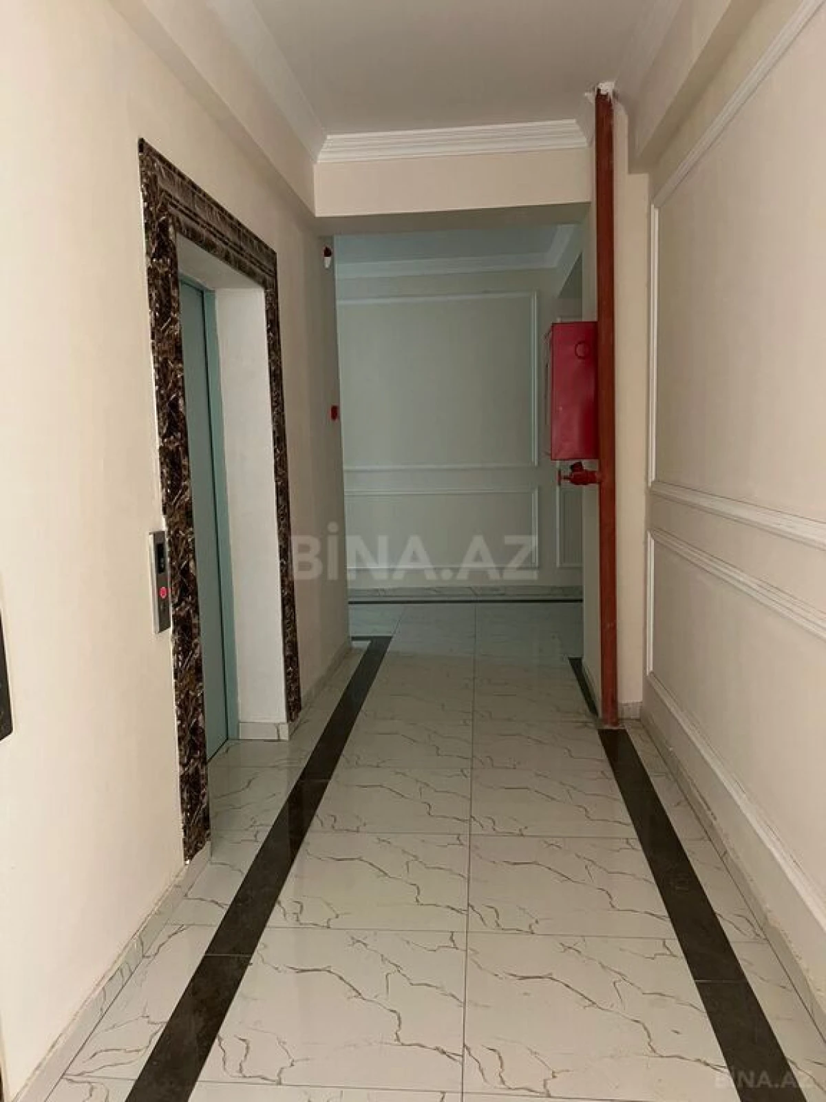 Satılır 3 otaqlı mənzil 130 m²