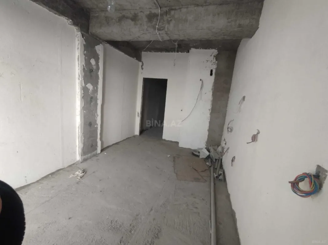 Satılır 3 otaqlı mənzil 130 m²