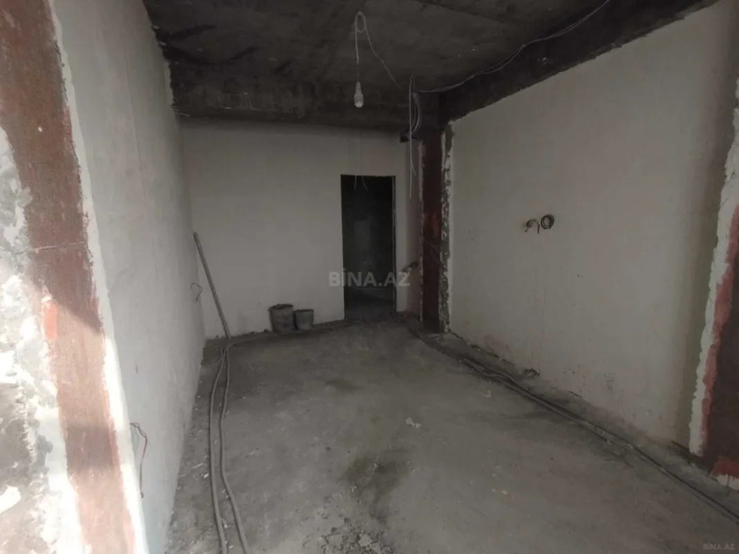 Satılır 3 otaqlı mənzil 130 m²