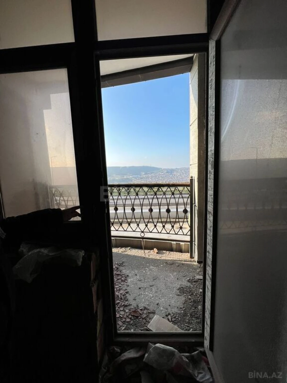 Satılır 3 otaqlı mənzil 130 m²