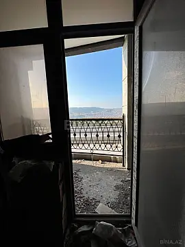 Satılır 3 otaqlı mənzil 130 m²