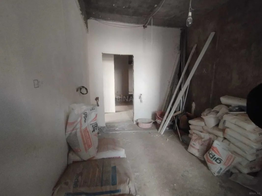 Satılır 3 otaqlı mənzil 130 m²