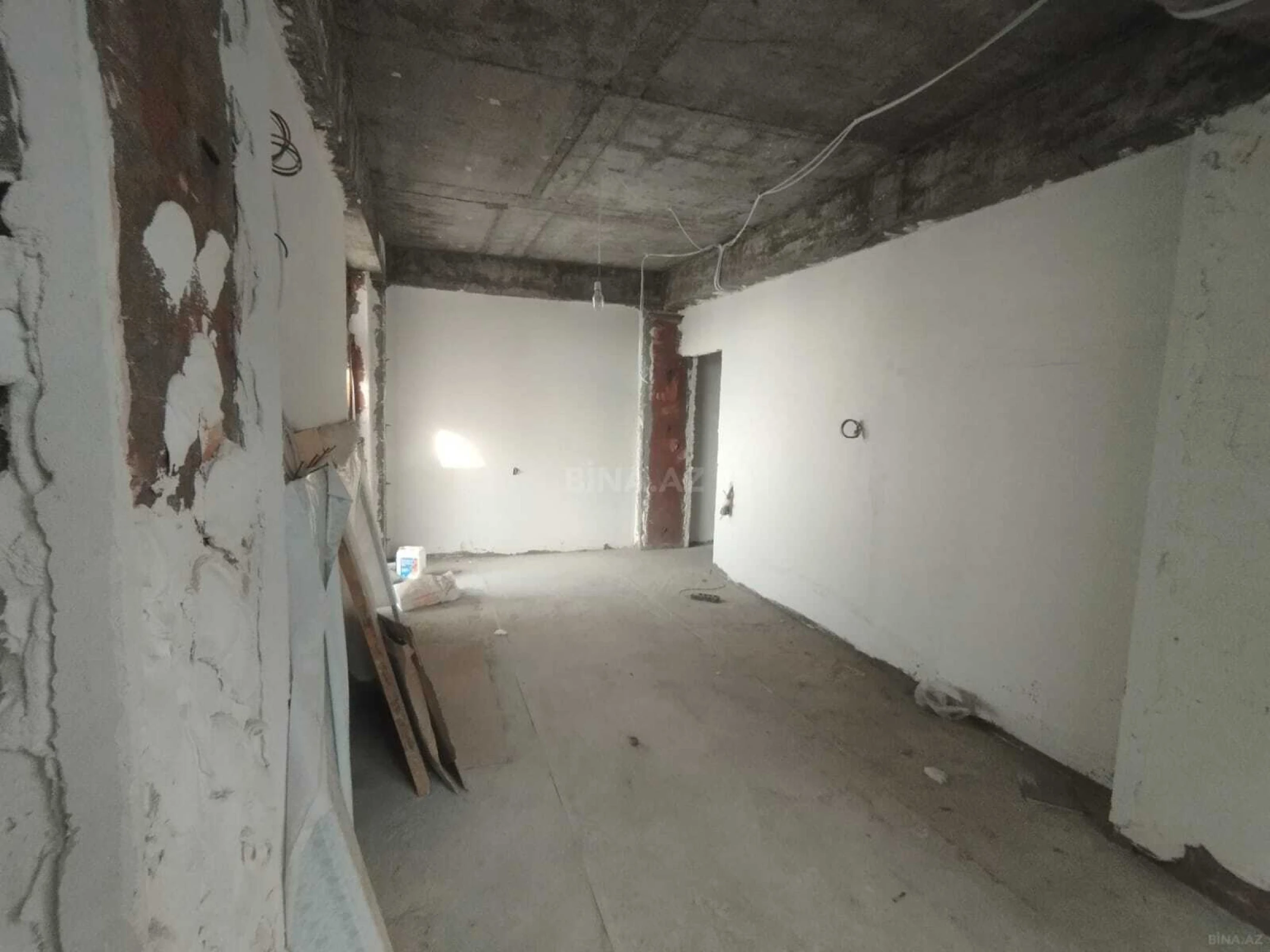 Satılır 3 otaqlı mənzil 130 m²