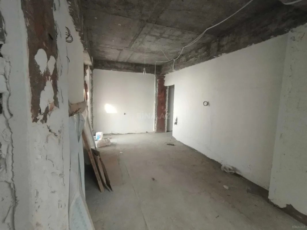 Satılır 3 otaqlı mənzil 130 m²