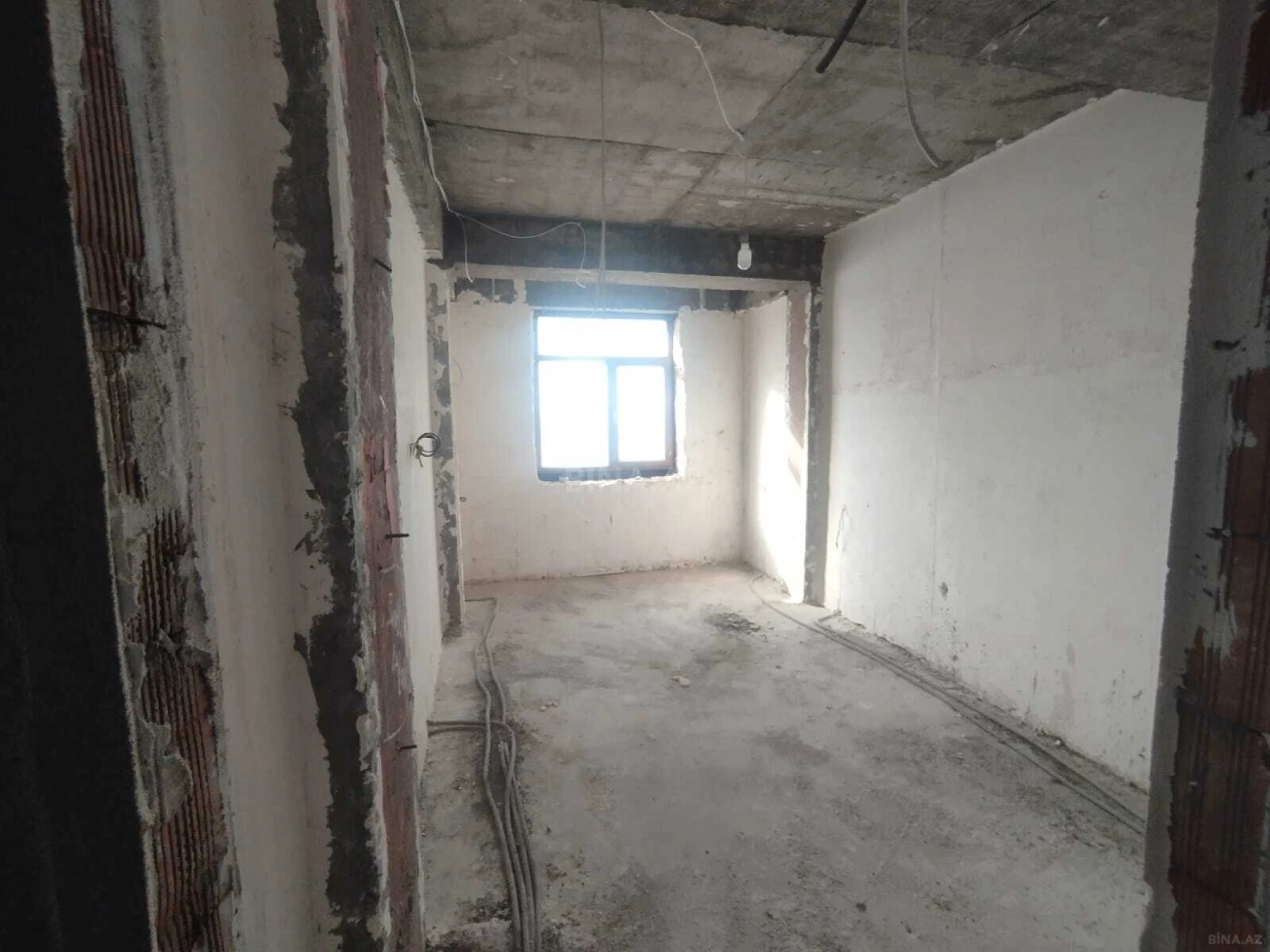 Satılır 3 otaqlı mənzil 130 m²