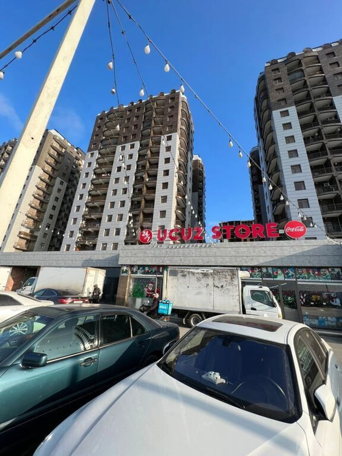 Satılır 3 otaqlı mənzil 130 m²