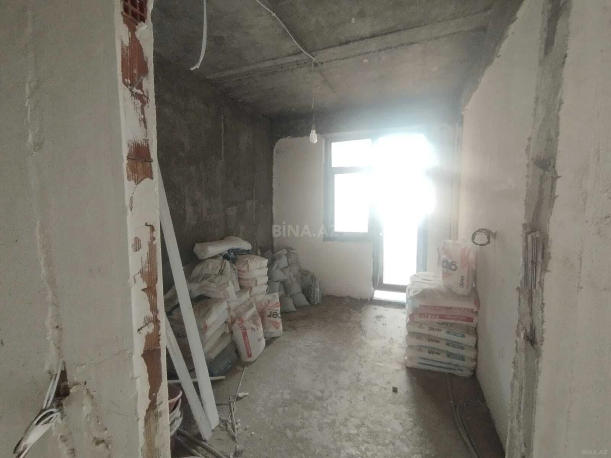 Satılır 3 otaqlı mənzil 130 m²